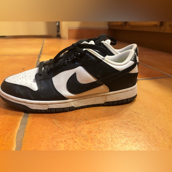 Nike Classic Black and White Athletic Shoes - Picture 4 of 6